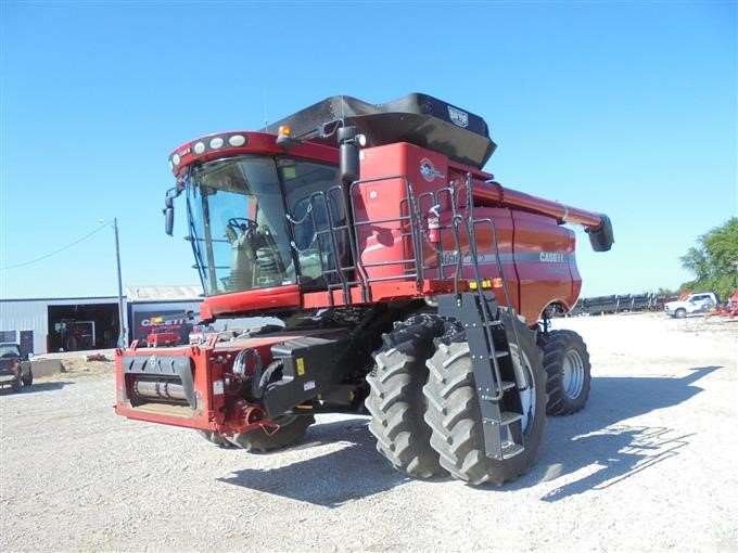 Farm Power Combines take spotlight in BigIron auction